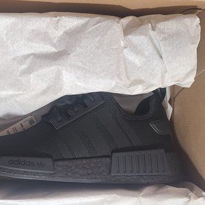 New With Box Adidas NMD R1 Primeblue Men Sz 11 Black Classic